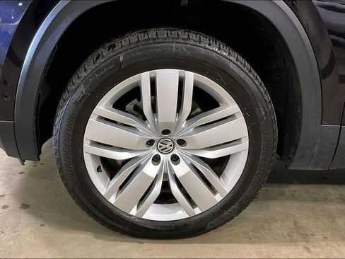 Used 2018 Volkswagen Atlas SEL Premium image 9