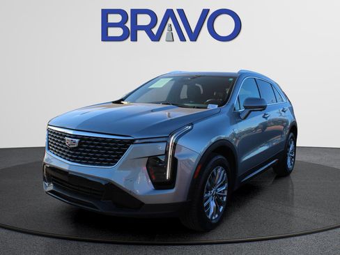 Used 2025 Cadillac XT4 Premium Luxury image 1