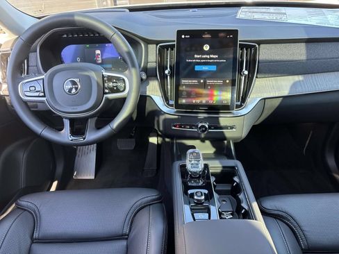 Used 2026 Volvo XC90 B6 Ultra w/ Protection Package AWD/4WD image 28