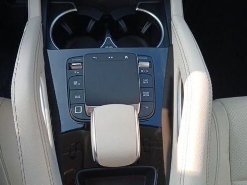 Used 2025 Mercedes-Benz GLE 450e 4MATIC image 22