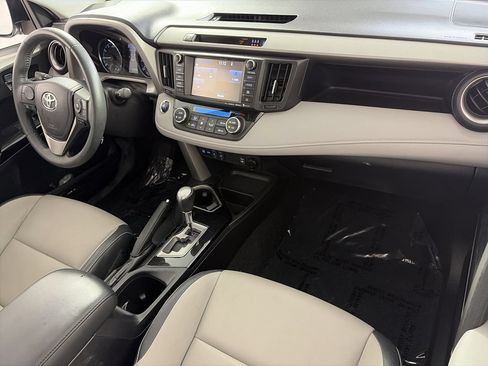 Used 2017 Toyota RAV4 Limited FWD image 27