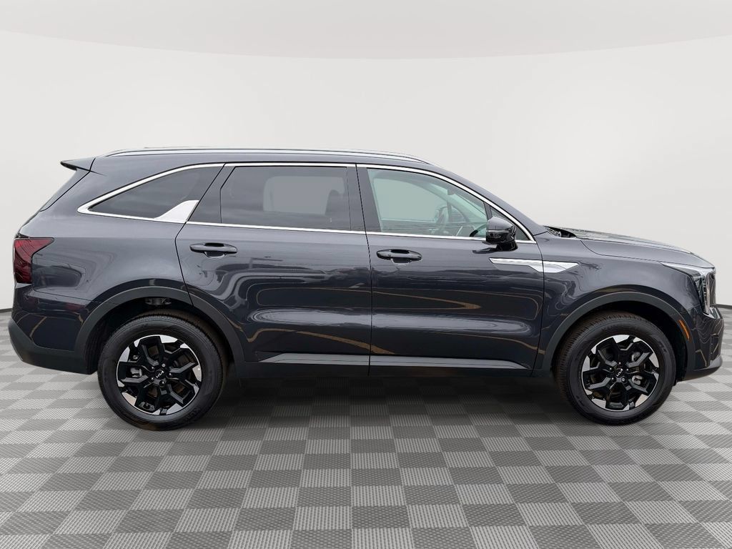 Certified 2026 Kia Sorento S AWD/4WD image 2