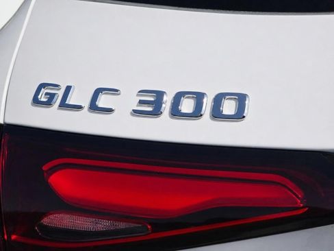 New 2027 Mercedes-Benz GLC 300 4MATIC image 30
