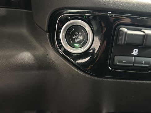 Used 2023 Chevrolet Silverado 1500 LT Trail Boss w/ Convenience Package II image 17