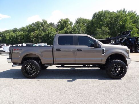 Used 2021 Ford F250 XL w/ STX Appearance Package AWD/4WD image 9