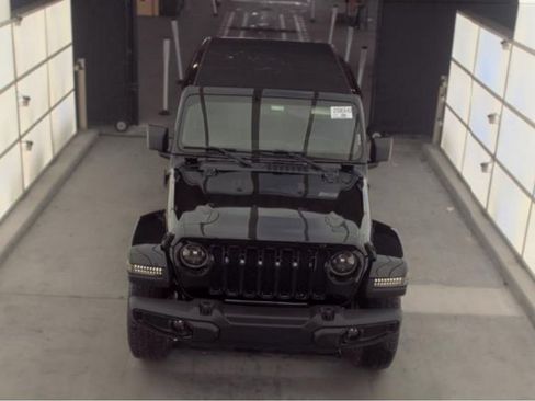 Used 2022 Jeep Wrangler Unlimited Sahara AWD/4WD image 2