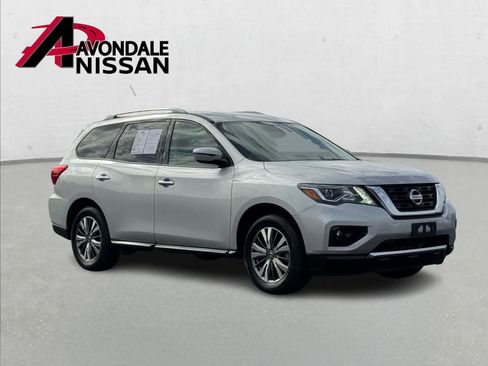 Used 2020 Nissan Pathfinder SV image 9