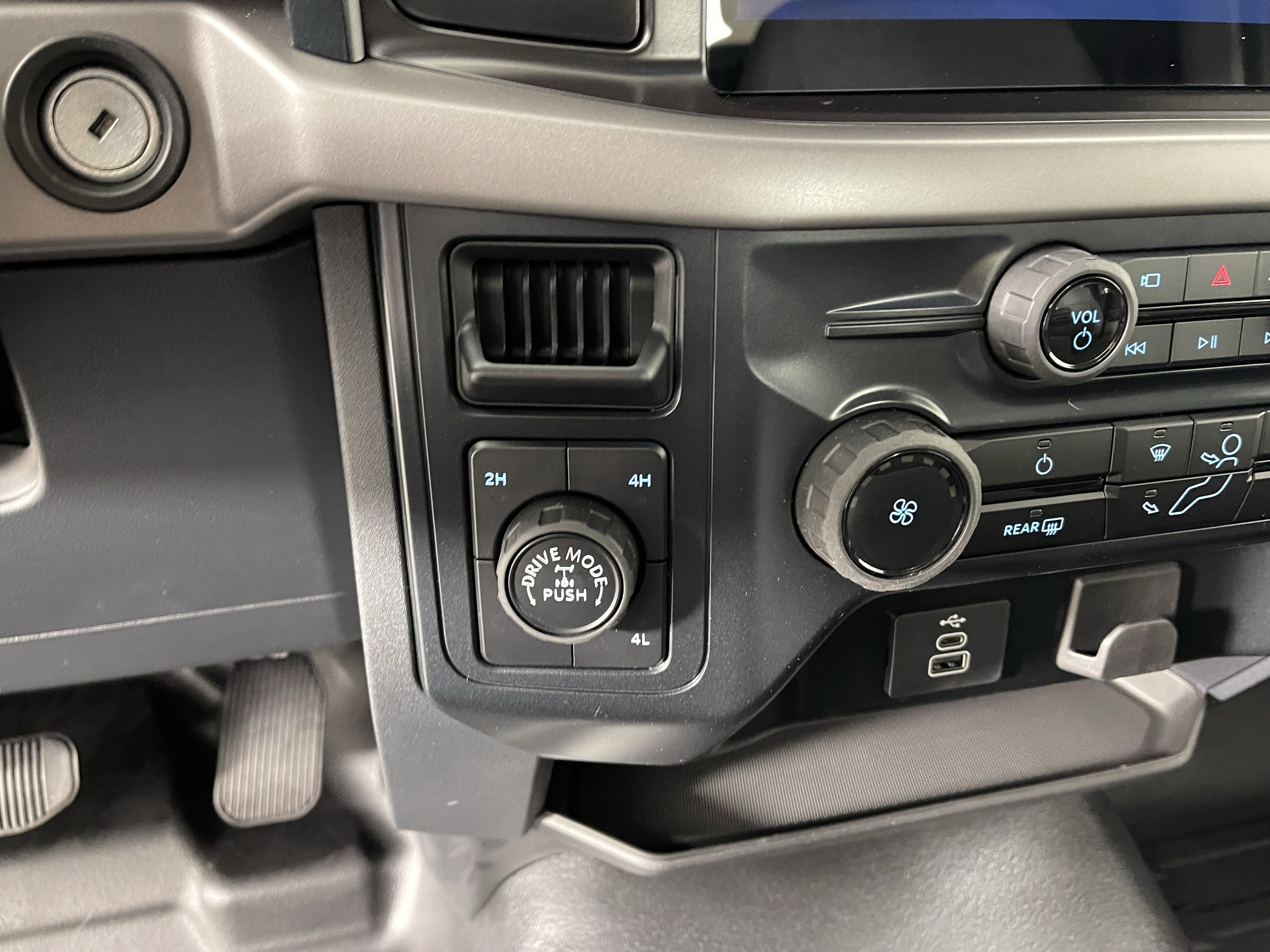 New 2026 Ford F150 XL w/ Equipment Group 103A High AWD/4WD image 19