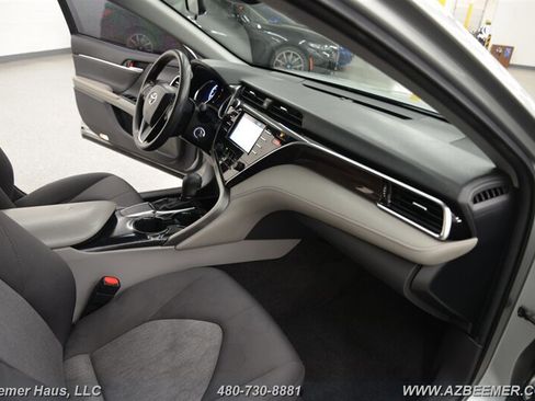 Used 2018 Toyota Camry LE image 19
