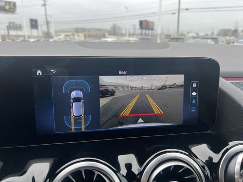 Used 2025 Mercedes-Benz GLA 250 4MATIC image 25