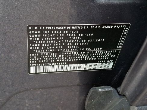 Used 2022 Volkswagen Taos SE w/ Panoramic Sunroof Package FWD image 25