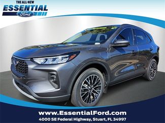 Used 2023 Ford Escape SE video 1