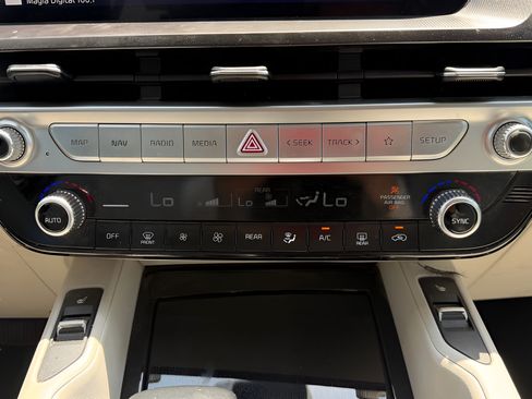 Used 2023 Kia Telluride S w/ S Sunroof Package FWD image 18