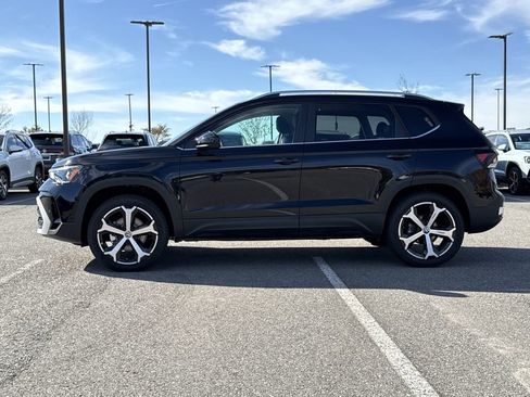 New 2026 Volkswagen Taos SEL image 2