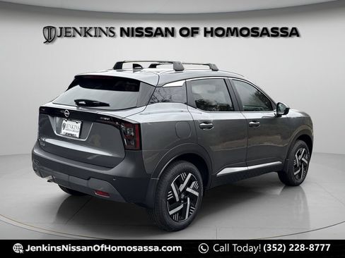 Used 2026 Nissan Kicks SV w/ SV Premium Package FWD image 3