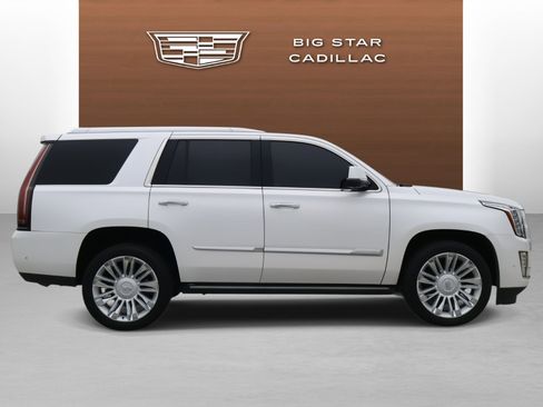 Used 2020 Cadillac Escalade Platinum image 6
