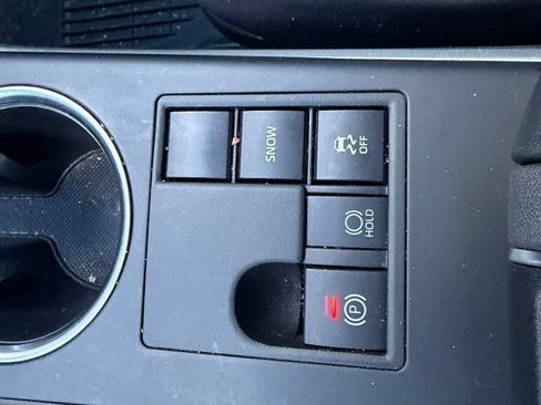 Used 2023 Toyota Highlander XLE FWD image 20