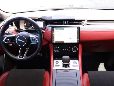 Used 2024 Jaguar F-PACE SVR AWD/4WD image 21