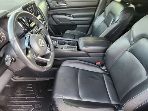Used 2022 Nissan Pathfinder SL FWD image 13