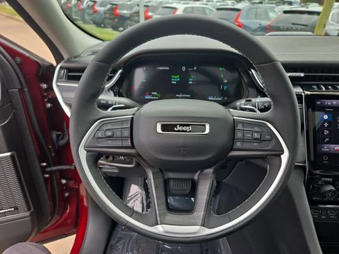 Used 2023 Jeep Grand Cherokee image 28
