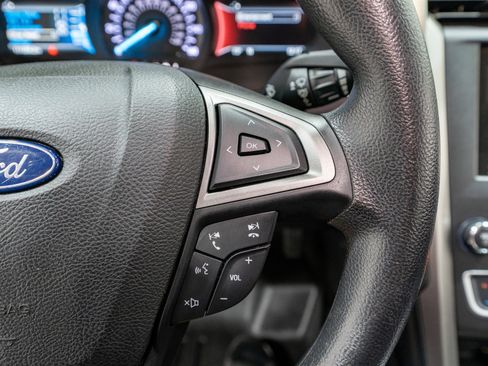 Used 2018 Ford Fusion SE FWD image 22