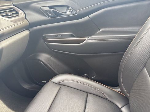 Used 2023 GMC Acadia AT4 w/ Technology Package image 12