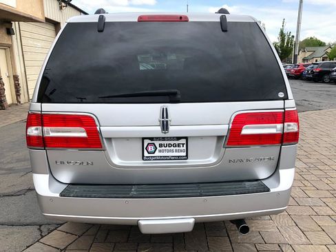 Used 2011 Lincoln Navigator 4WD image 3