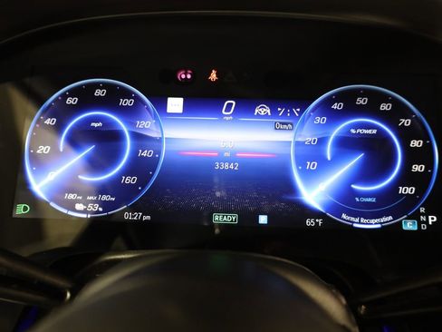 Used 2023 Mercedes-Benz EQS 580 4MATIC SUV w/ Exclusive Trim Package image 22