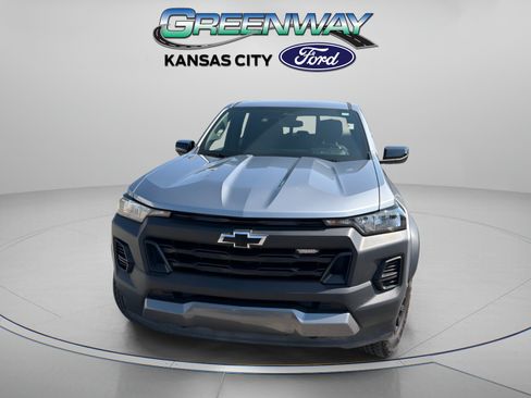 Used 2026 Chevrolet Colorado Trail Boss AWD/4WD image 2