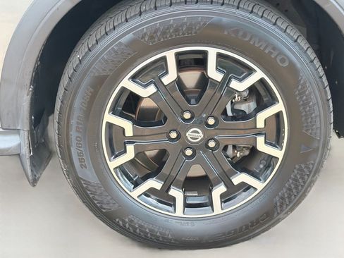Used 2019 Nissan Pathfinder SL FWD image 7