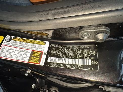 Used 2020 Toyota Avalon Limited image 39