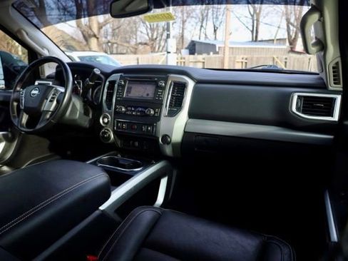 Used 2018 Nissan Titan PRO-4X w/ Pro-4x Convenience Package image 38