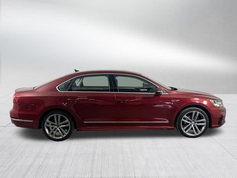 Used 2017 Volkswagen Passat 1.8T R-Line image 8