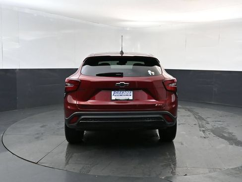 Used 2025 Chevrolet Trax RS w/ Driver Confidence Package FWD image 4