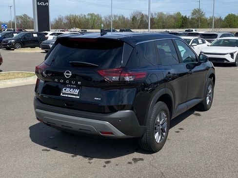 Used 2023 Nissan Rogue S image 7