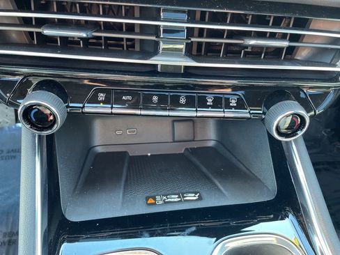 New 2026 Chevrolet Traverse Z71 w/ Driver Confidence Package image 19