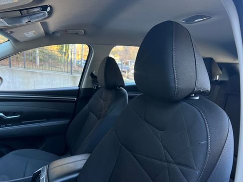 Used 2023 Hyundai Tucson SE image 13