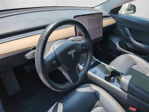 Used 2018 Tesla Model 3 Long Range RWD image 10
