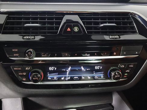 Used 2021 BMW M5 image 50