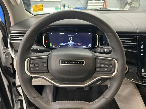 Used 2022 Jeep Wagoneer Series III w/ Premium Group I image 12