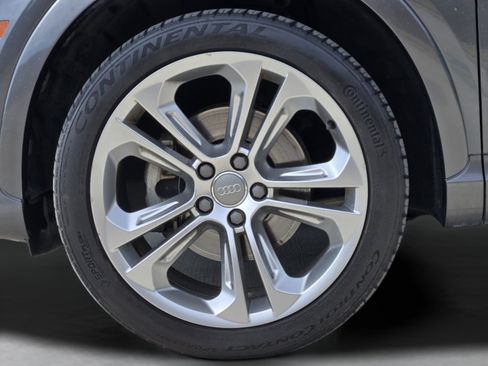 Used 2018 Audi Q3 2.0T Premium w/ Convenience Package FWD image 32