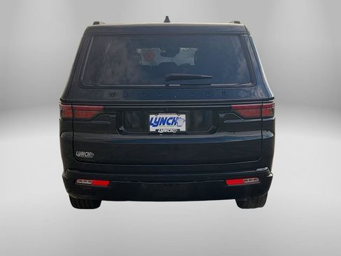 Used 2024 Jeep Wagoneer Series II AWD/4WD image 3