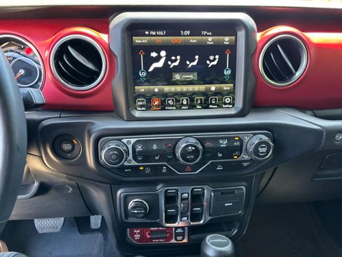Used 2023 Jeep Gladiator Rubicon w/ Cold Weather Group AWD/4WD image 24