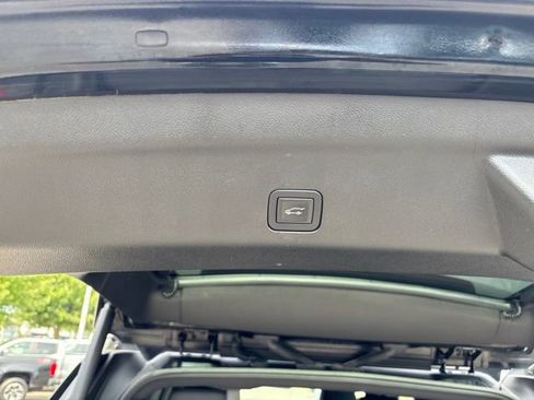 Used 2025 Chevrolet Tahoe LT AWD/4WD image 37