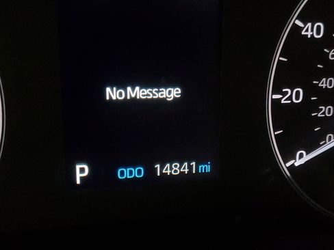 Used 2025 Toyota Corolla Cross L image 27