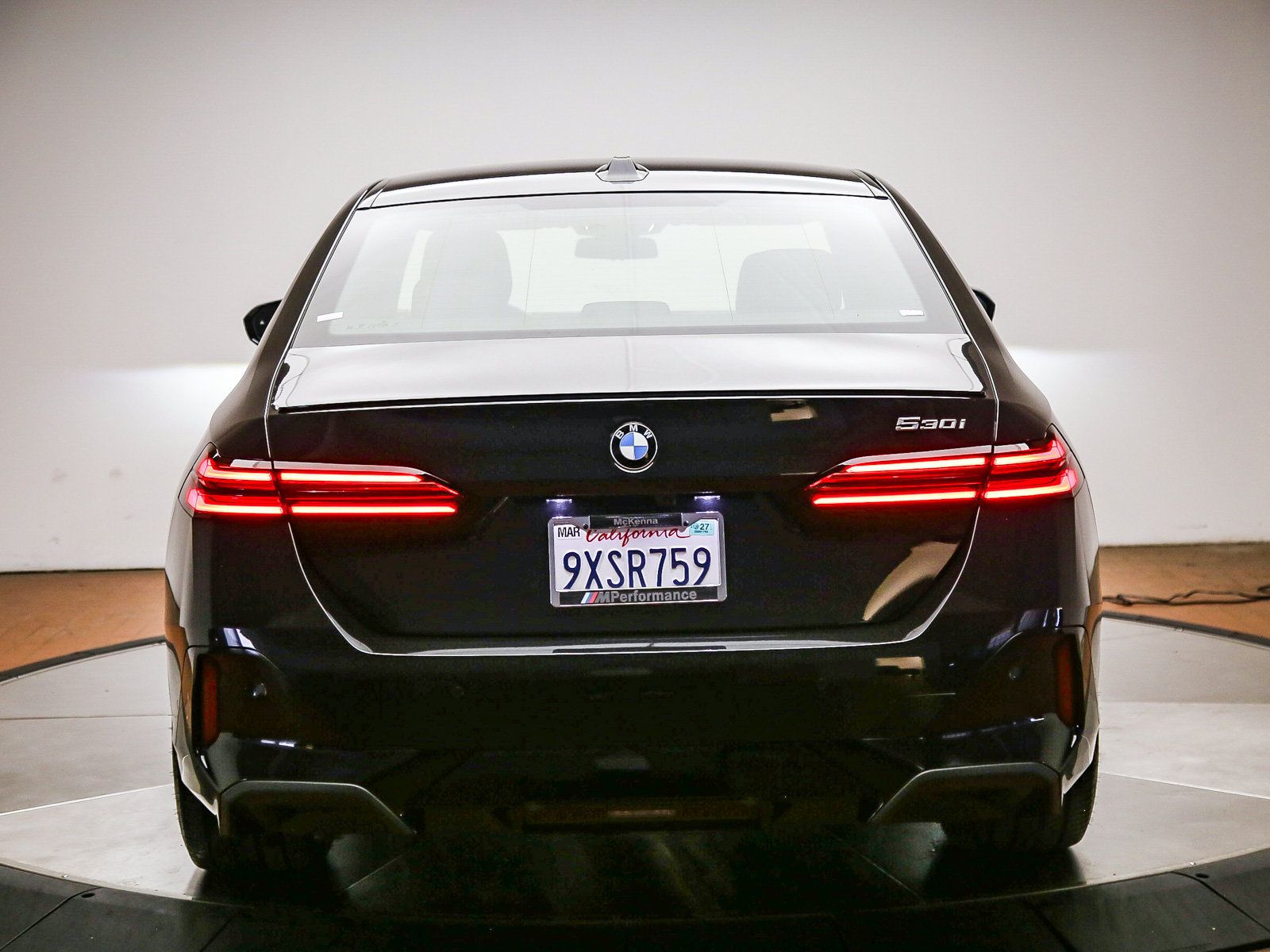 Used 2026 BMW 530i w/ M Sport Package RWD image 6
