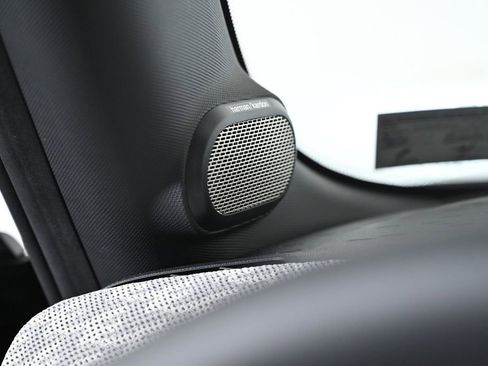 Used 2025 MINI Cooper 2-Door Hardtop image 24