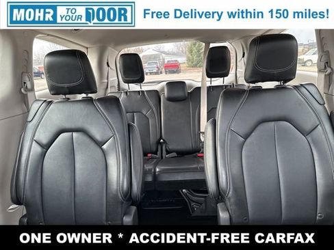 Used 2024 Chrysler Pacifica Touring-L image 25