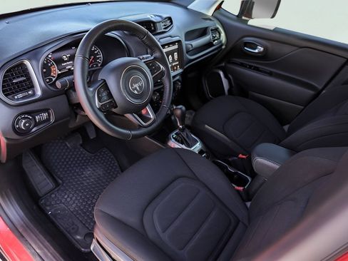 Used 2022 Jeep Renegade Latitude AWD/4WD image 12