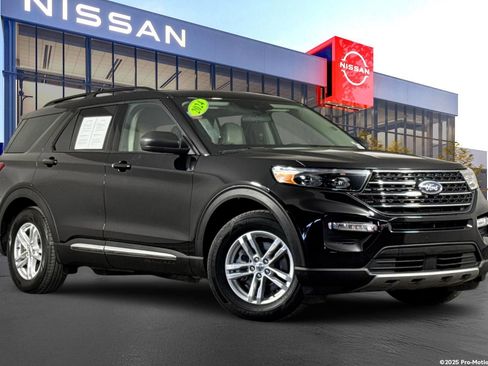 Used 2024 Ford Explorer XLT w/ Equipment Group 202A image 1